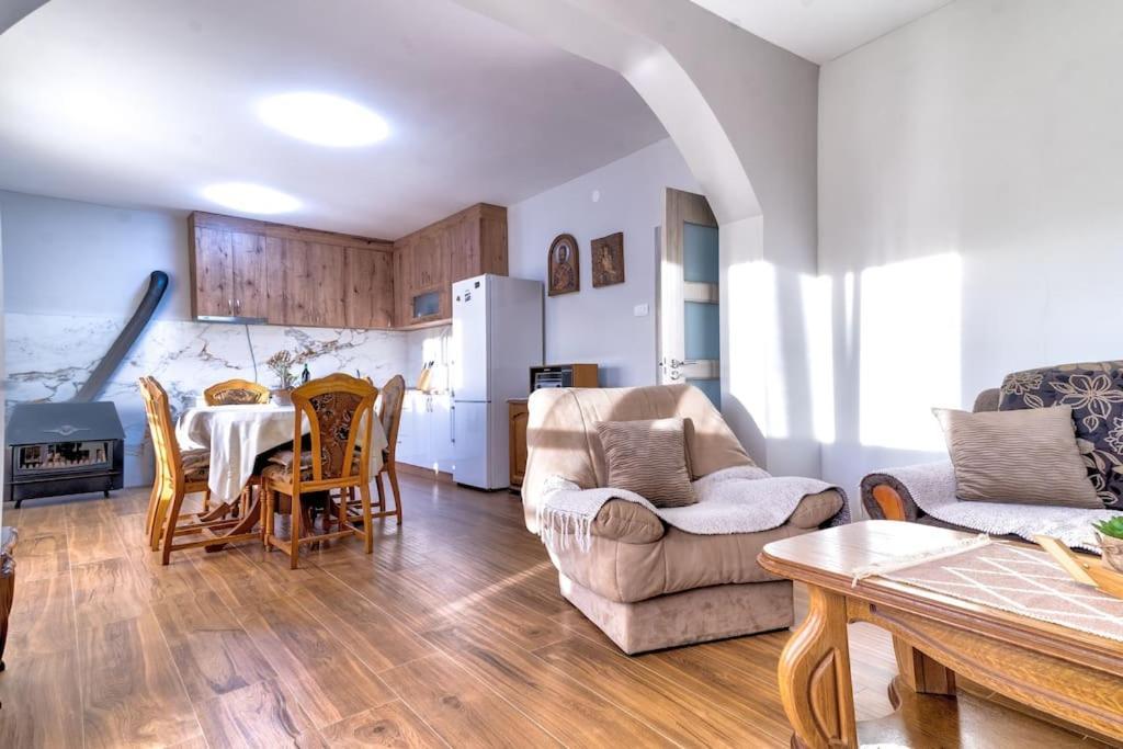 Villa Pavle'S Oasis Virpazar Exterior foto