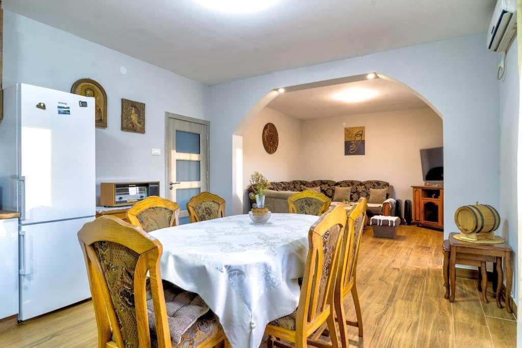 Villa Pavle'S Oasis Virpazar Exterior foto